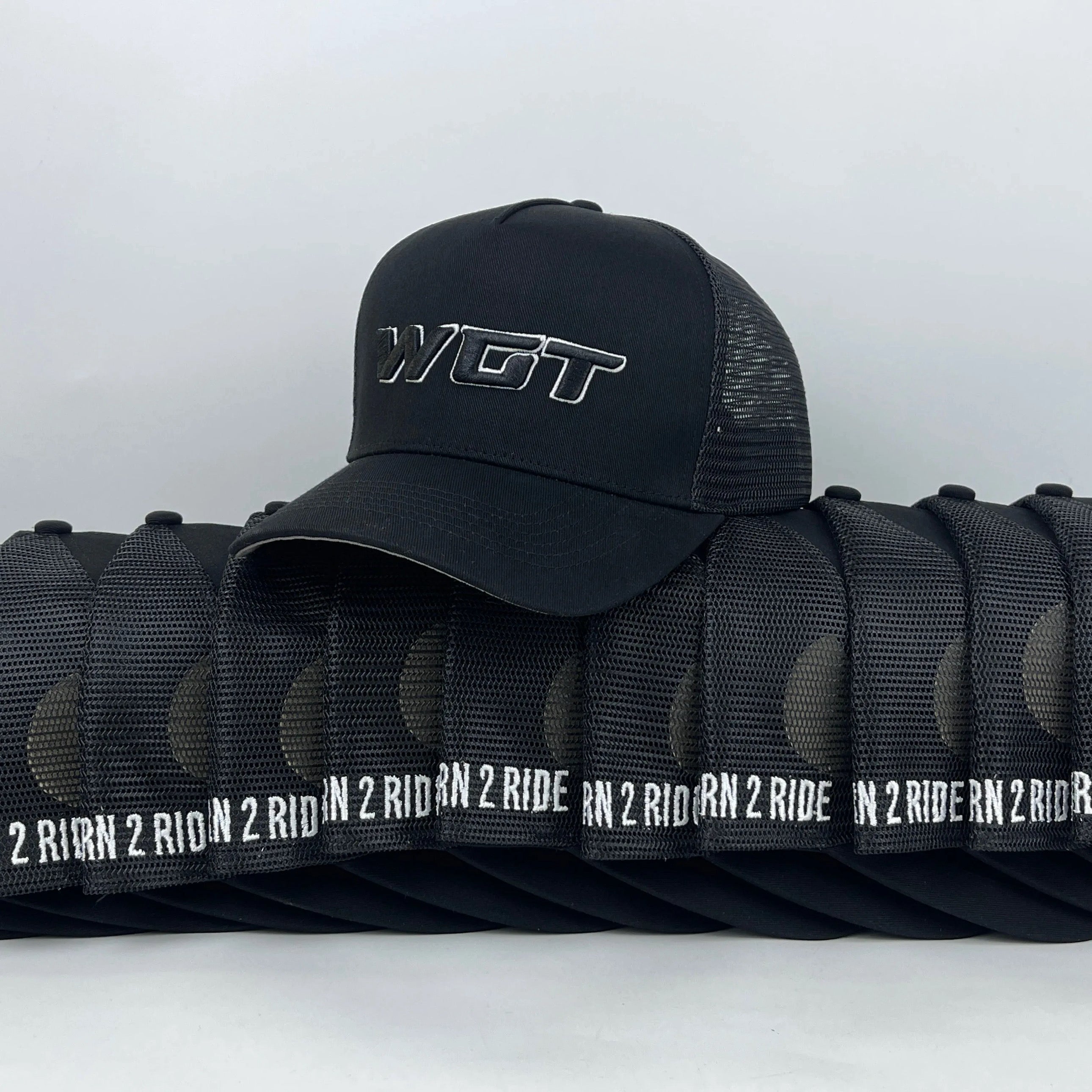 WGT x B2R cap