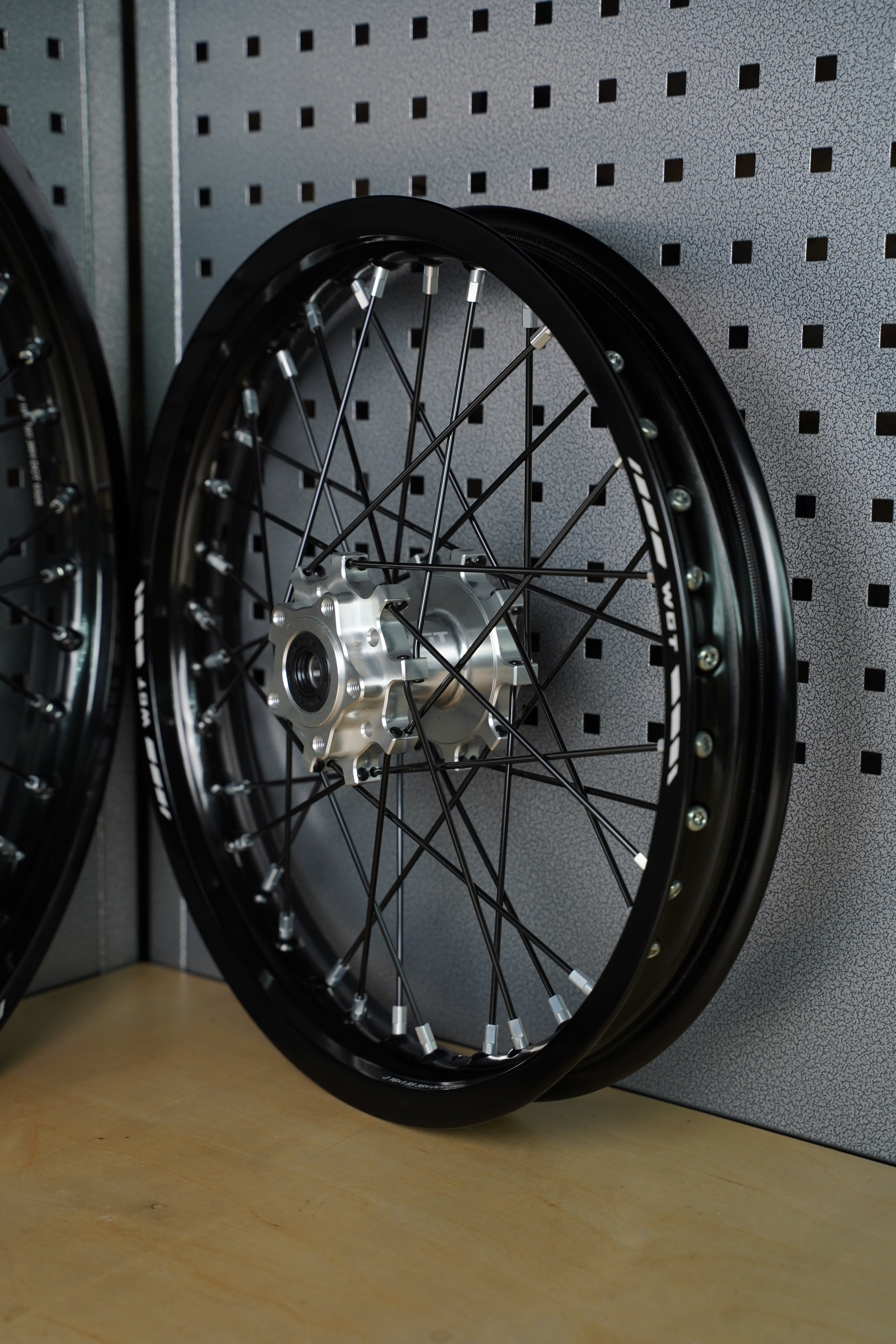 V2 silver 19x16 Surron wheel set